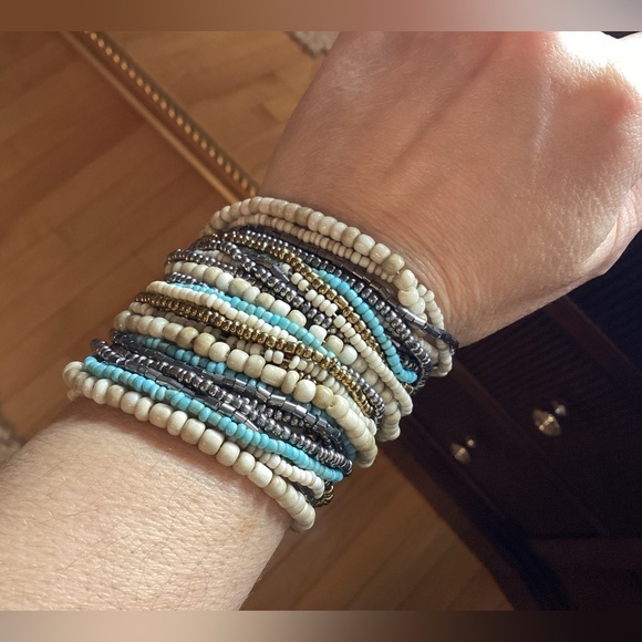 Beaded and wood bracelet, Suzie Blue, Handmade - Picture 4 of 11